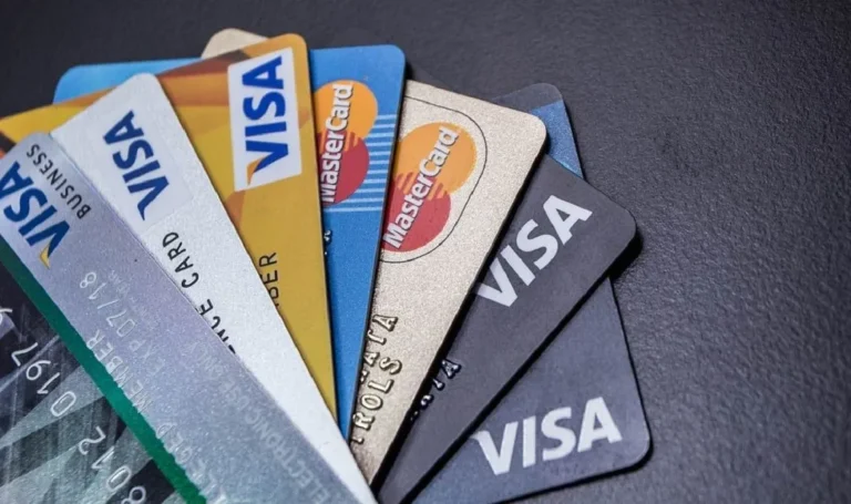 Alarma entre los usuarios: ¿qué hacer si aparecen consumos duplicados en las tarjetas?