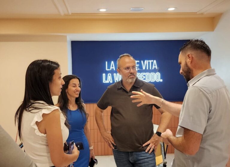 Tras convertirse en libertario, Valenzuela se anota en la pelea por la Gobernación