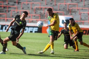 Aldosivi recibió el primer cachetazo en la elite del fútbol argentino