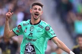 Di Yorio demoró 6 años en convencer al DT Gustavo Álvarez y jugará en la U de Chile