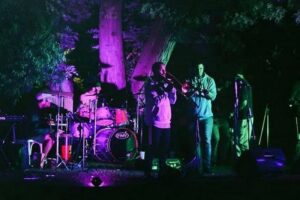 Monosepia, la banda que hace bailar a todos al ritmo del reggae esta noche en Club Mole