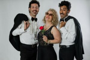 Fiesta retro y show de Operación Rosa Rosa esta noche en el Parque de Mogotes