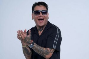 Uriel Lozano abre el año a pura cumbia romántica