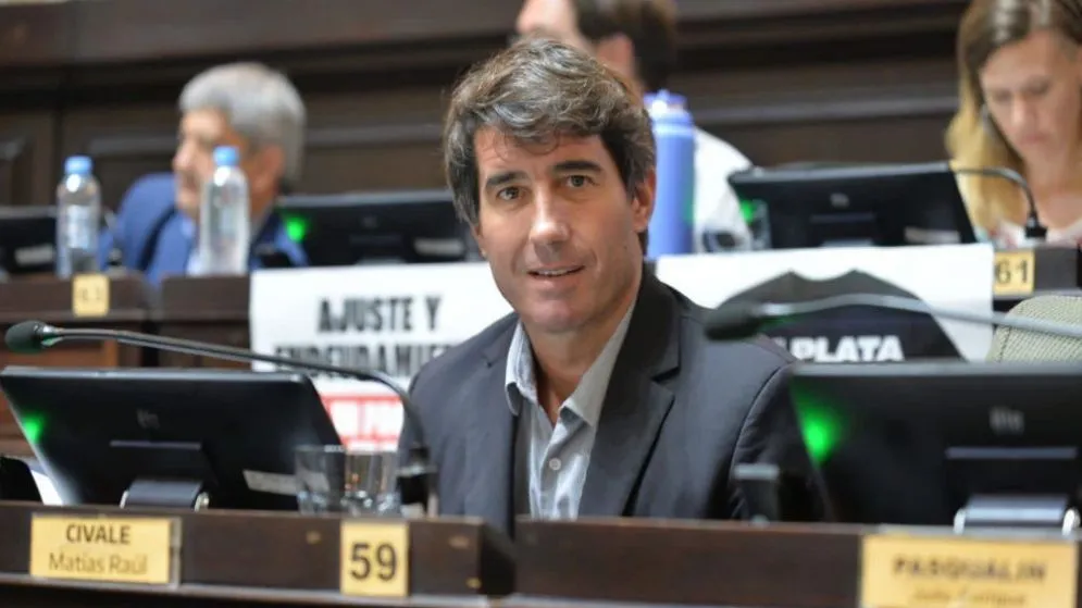 «El presidente debe explicar por qué usó su investidura para respaldar una estafa»