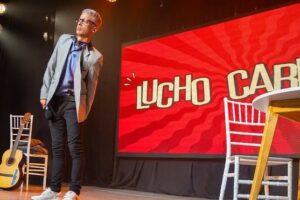 El influencer Lucho Cabrera vuelve con “Para qué me invitan si saben cómo me pongo”