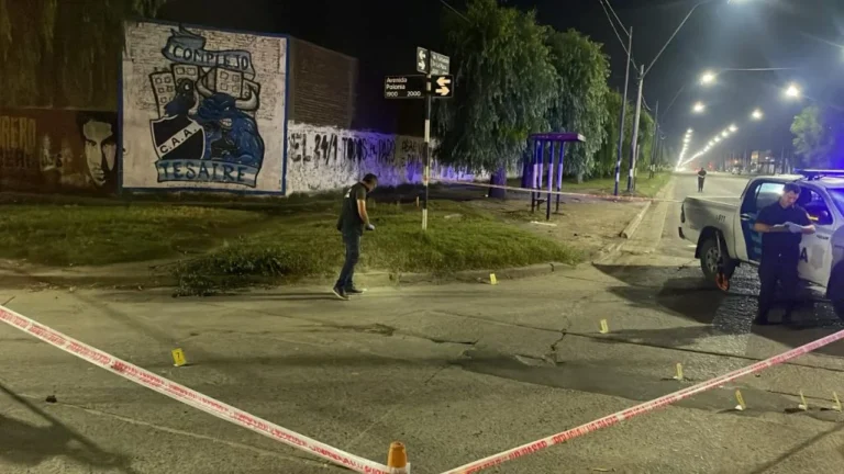 Los policías que mataron a Paredes afirmaron que uno de los ocupantes del auto sacó un arma