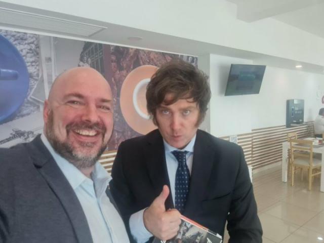 ¿Lo puentearon a Carrancio en el INPROTUR? Contratan por U$S 195.000 a community manager chino; Zafa en los papeles