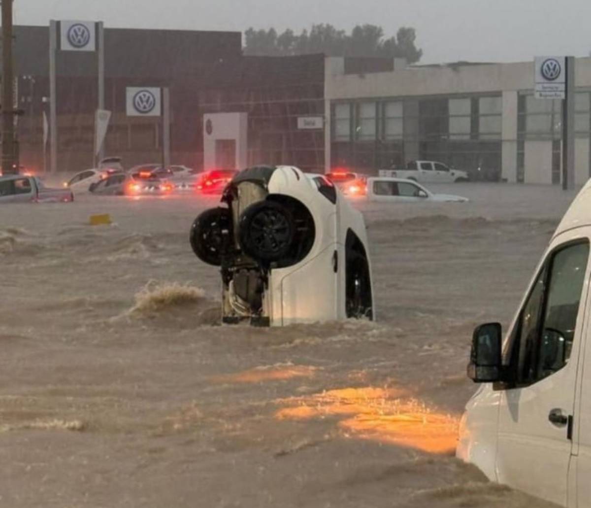 Otra vez un temporal hizo desastres en Bahía Blanca: Diez muertos y más de 1.300 evacuados