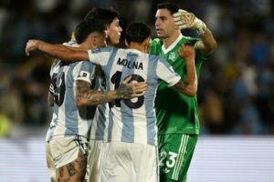 La Scaloneta terminó con el invicto del Centenario de Montevideo