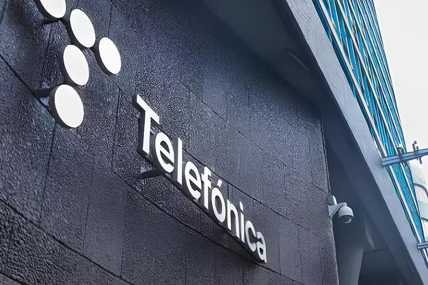 El Gobierno suspendió de forma «preventiva» la compra de Telefónica por parte de Telecom