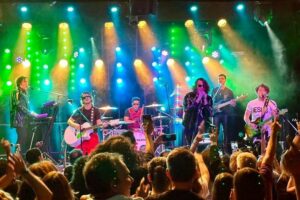 El tributo a INXS, New Sensation, llegará a la ciudad con su “Live x Tour 2025”