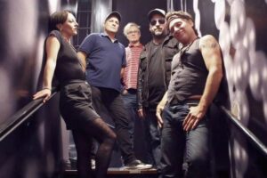 Sonoramicos y Mr. Lambert musicalizarán el ciclo “Telones rock”