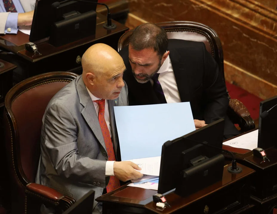 Senado: con apoyo opositor, el Gobierno levantó la sesión para tratar Ficha Limpia