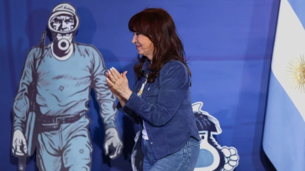 Cristina Kirchner: "Tus dólares, tu decisión" pero "un pastelito está a 2  lucas" ¿Qué te pasa? | mdphoy.com