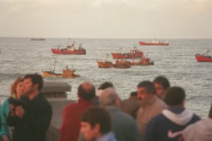 Crisis de la pesca: Atronador silencio político que no recuerda el barcazo de 1999