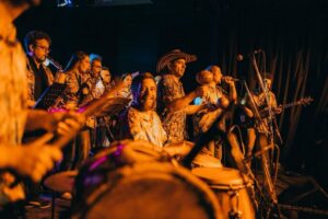 La Orquesta Cumbia Grande presentará su nuevo single “Mírame” en el Teatro Colón