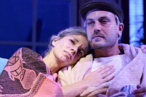 Con Gimena Accardi y Andrés Gil, llega la premiada “En otras palabras”