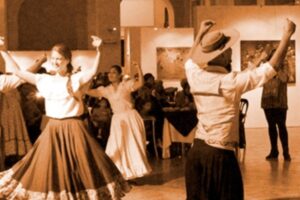 Nuevo encuentro con el folklore en “La peña del Auditoirum”