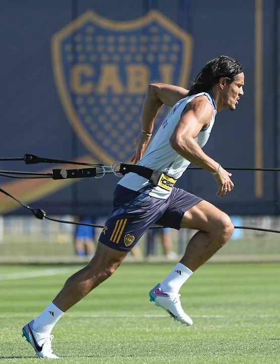 La carrera contra el tiempo de Cavani: Boca sueña con tenerlo al menos en el banco ante Benfica