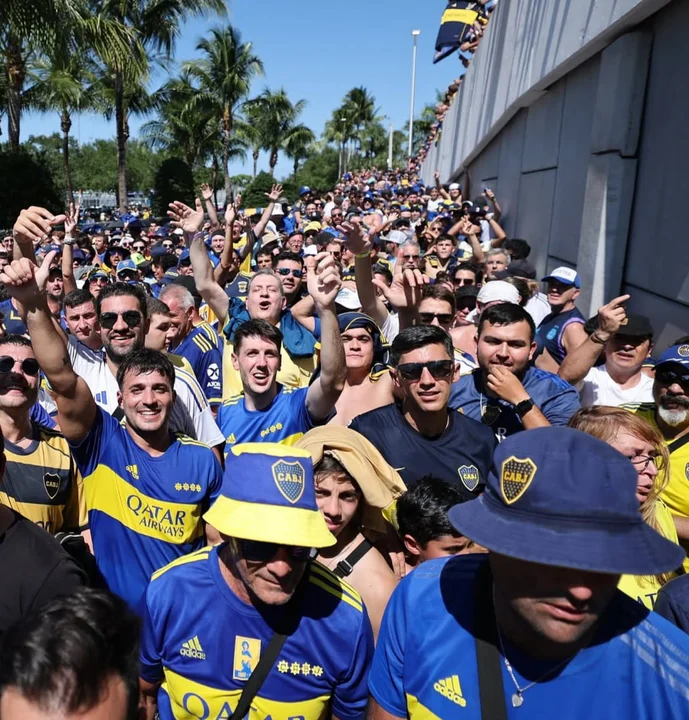 Hinchas de Boca, furor en EE.UU: intercambio con Benfica y una postal inolvidable en Miami