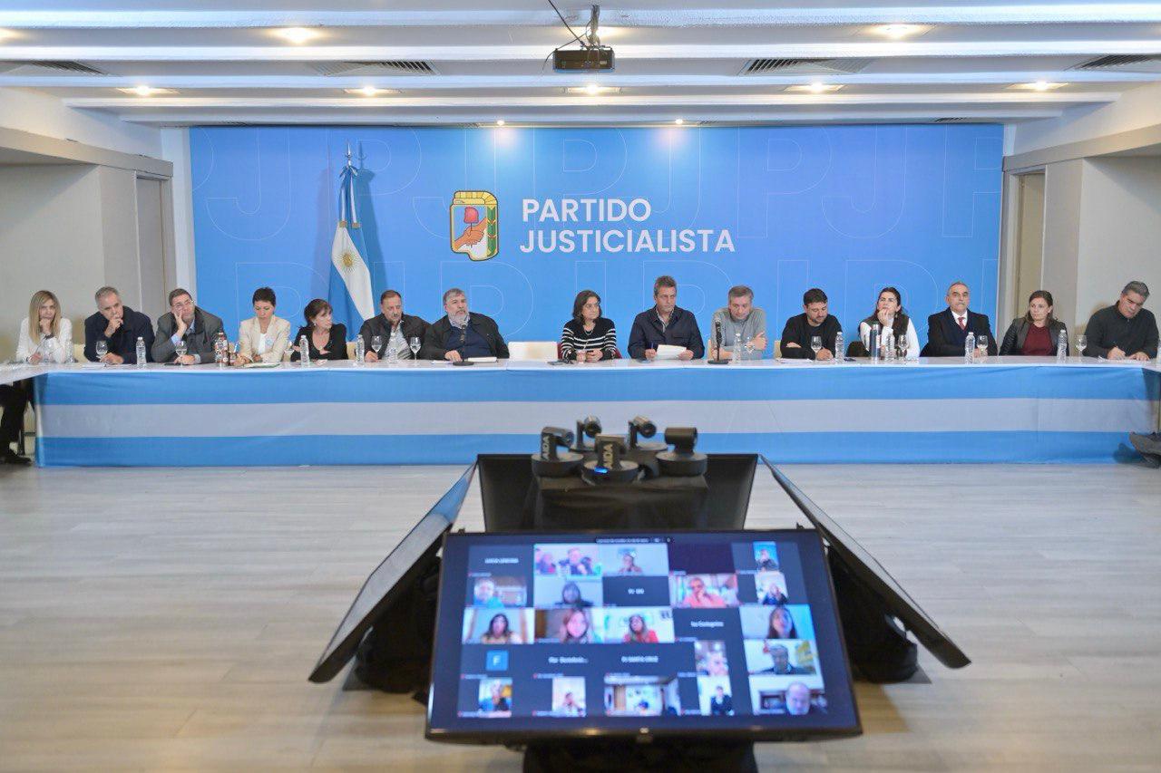 El PJ comenzó a definir un plan para proteger a Cristina y avanzar con una unidad “amplia”