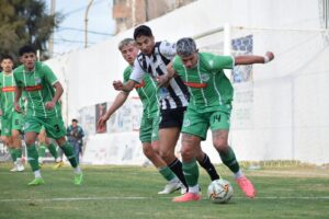 Kimberley dejó sin invicto a Cipolletti