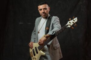 Alejandro Veliz inicia su “Tour 25 años” con un espectáculo en Mar del Plata