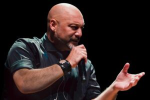 Tangos reversionados de la mano de Cucuza Castiello