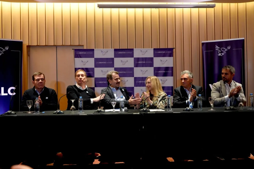 Dirigente libertario de la primera hora denuncia a Sebastián Pareja por “venta de candidaturas”