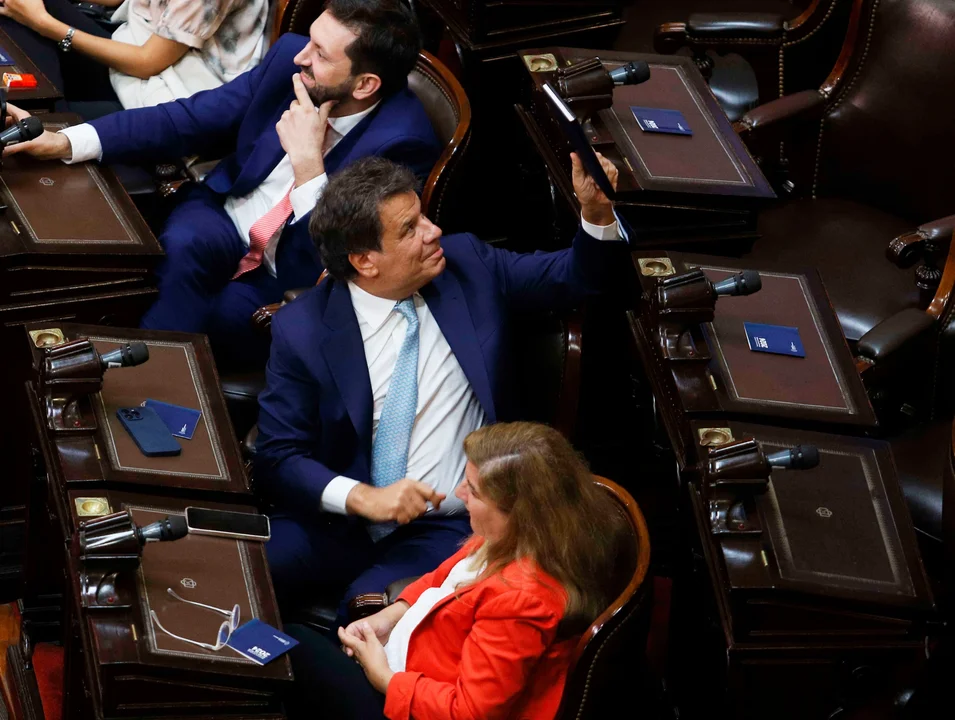 Facundo Manes criticó el uso de la SIDE: “La peor tradición de la casta, espiar a los que piensan distinto”