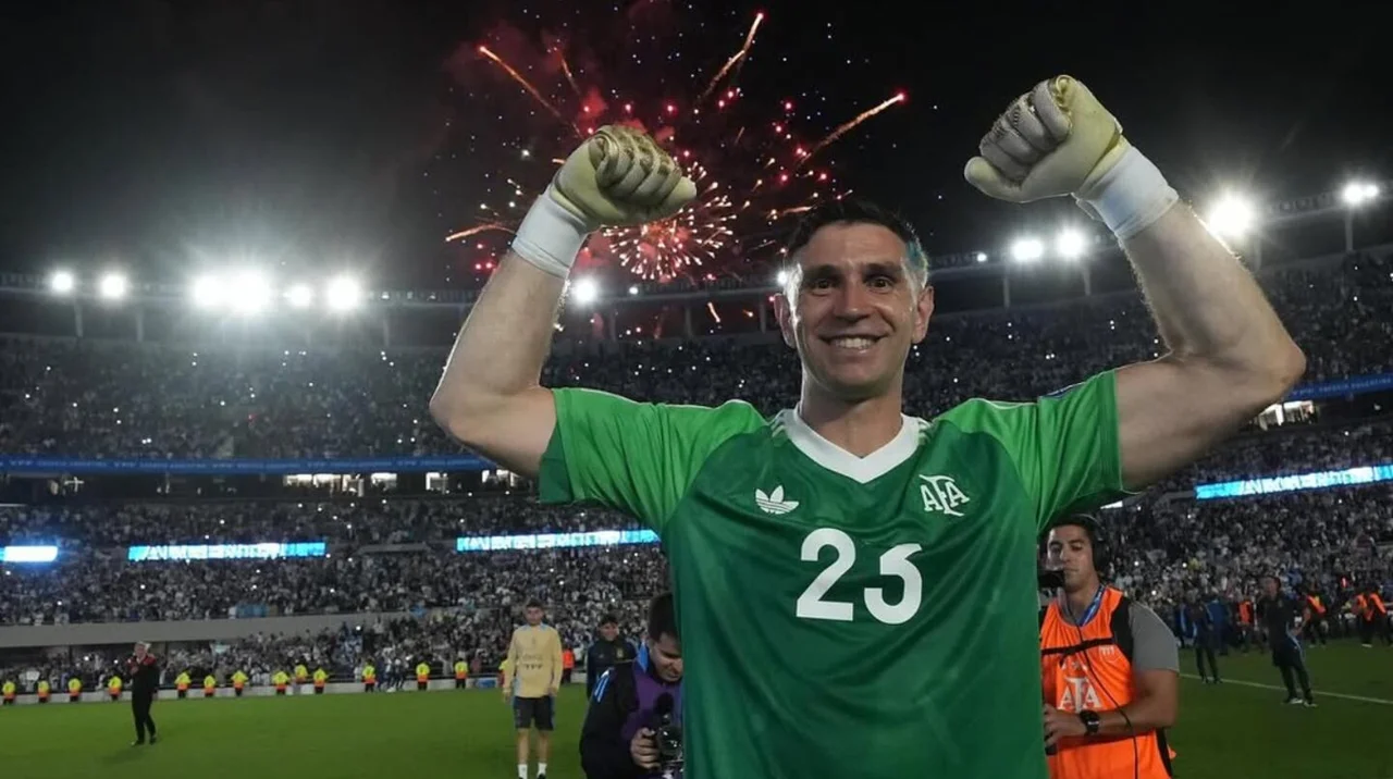 El “Dibu” Martínez fue nuevamente nominado a mejor arquero del mundo