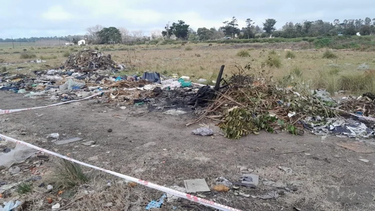 Incinerado, soga en el cuello y manos atadas: Investigan homicidio en el Barrio Las Heras