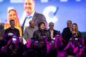 La guerra electoral contra el peronismo: Milei encabezará un acto por semana