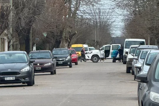 Curiosa situación protagonizó un policía que se atrincheró en su vivienda