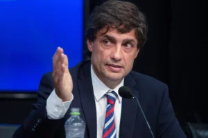 X de Hernán Lacunza