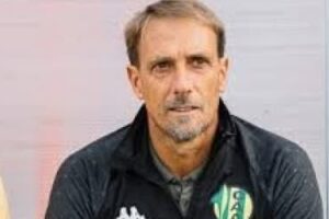 Mariano Charlier dejó de ser el DT de Aldosivi y mañana asumirá Guillermo Farré