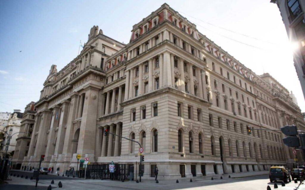 Kicillof presentó un recurso en la Corte por las deudas que Milei tiene con Provincia: 12 billones