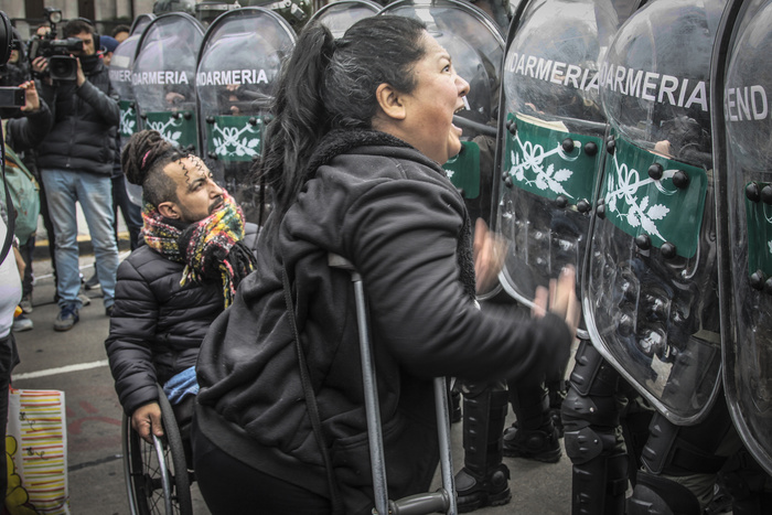 Las fuerzas de seguridad desplegaron un duro operativo contra la protesta de las personas con discapacidad