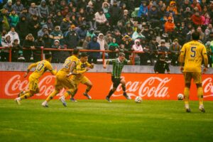 Aldosivi pecó de ingenuo y Boca le ganó con jerarquía