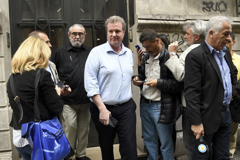 Violento cruce entre Milman y diputada K en un pasillo del Congreso: «Asesino, te lo va a cobrar la historia»