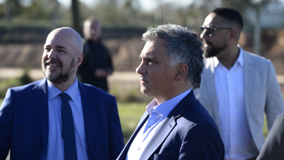 En Bahía sin fiscales libertarios en la mitad de las mesas: Bronca con Pareja por fondos de la fiscalización