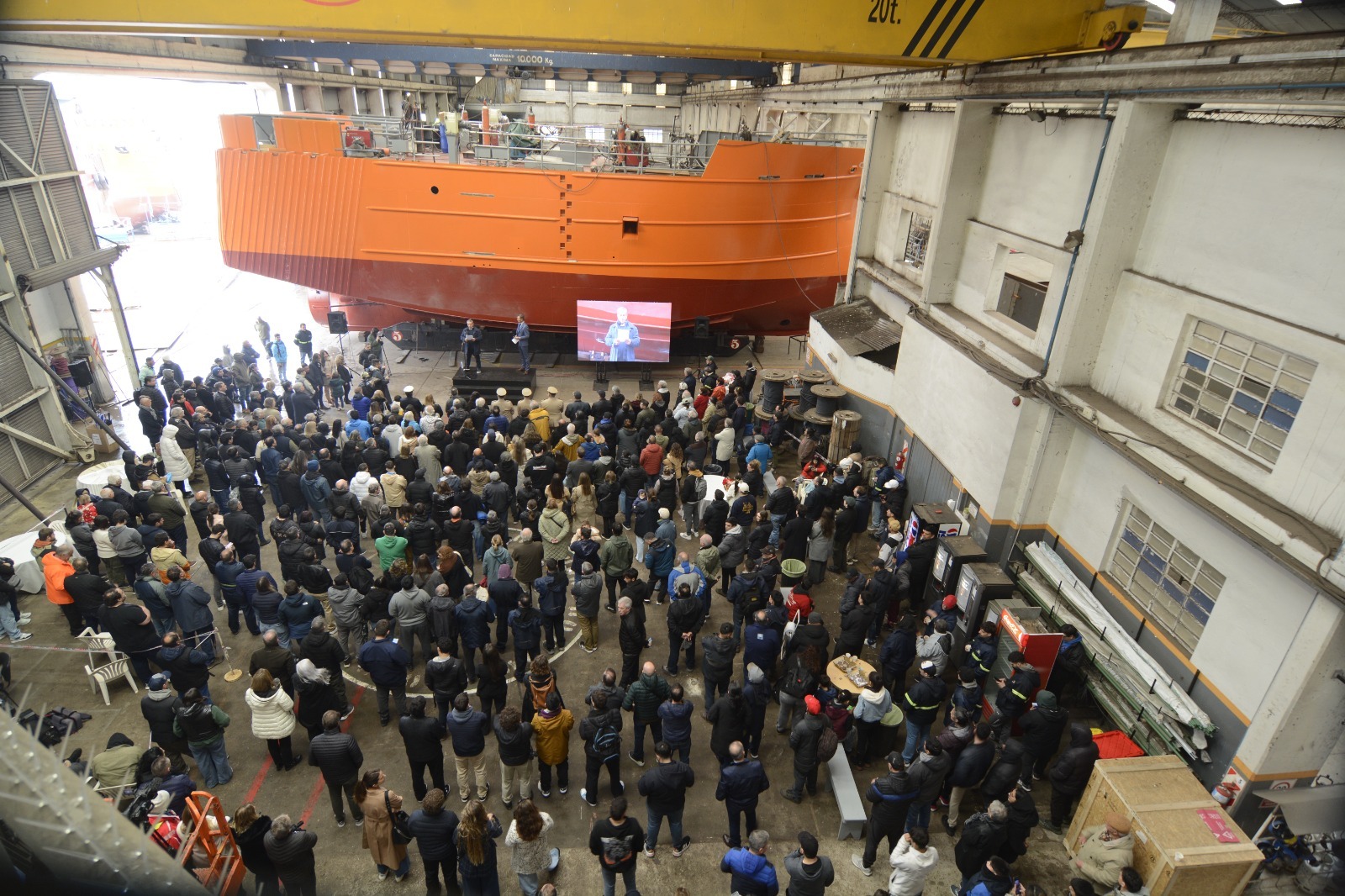 Insólita botadura en Mar del PlaTa: Asistió el intendente de Rawson pero el gran ausente sigue siendo Montenegro