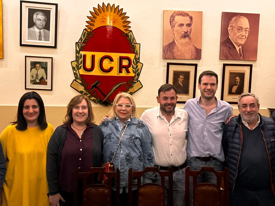 Carrió se sumó a la campaña en Buenos Aires con un fuerte mensaje opositor