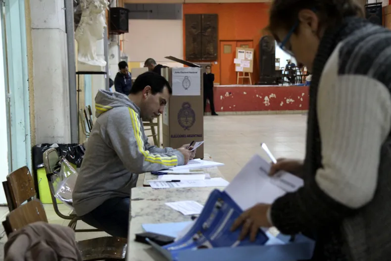 Elecciones: el lunes habrá clases y otorgan plus para la limpieza de escuelas