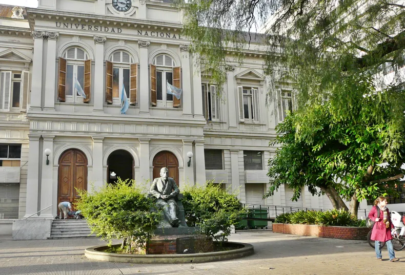 El 11 de septiembre habrá asueto académico en facultades y colegios de la UNLP