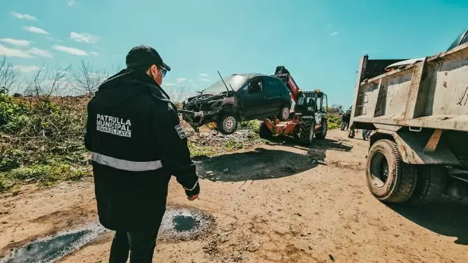 Operativo en el Barrio Las Heras: Recuperan vehículos y autopartes con pedido de secuestro