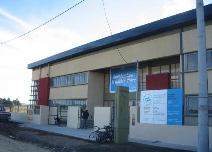 Directora hospitalizada tras reiteradas acciones violentas en Escuela 63 del Barrio Autódromo