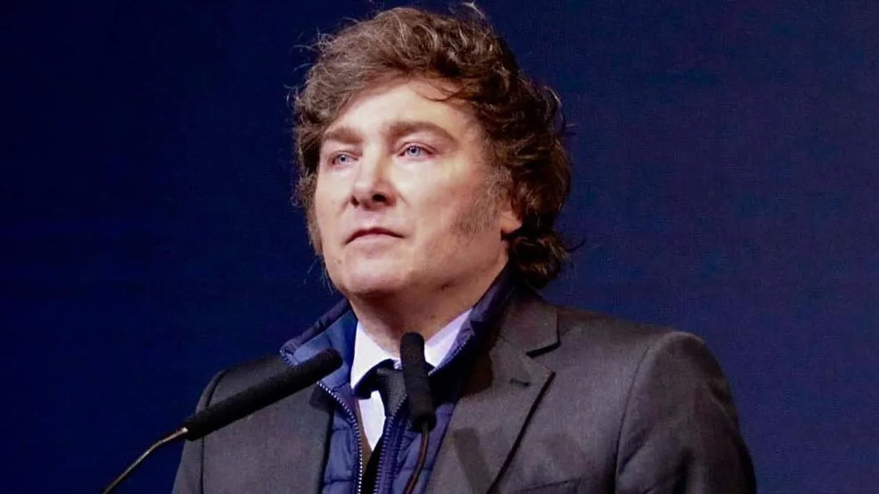 El plan de refoma laboral de Javier Milei contemplaría la posibilidad de jornadas de trabajo de 13 horas