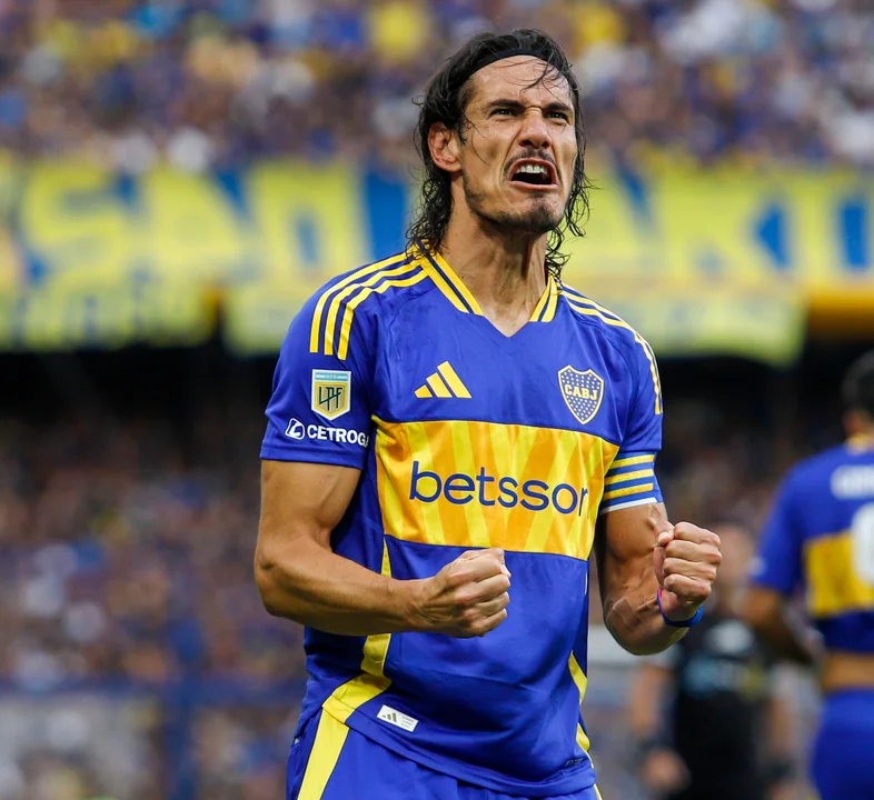 Una vez más, Cavani fuera de la lista de concentrados en Boca para el duelo ante Barracas Central