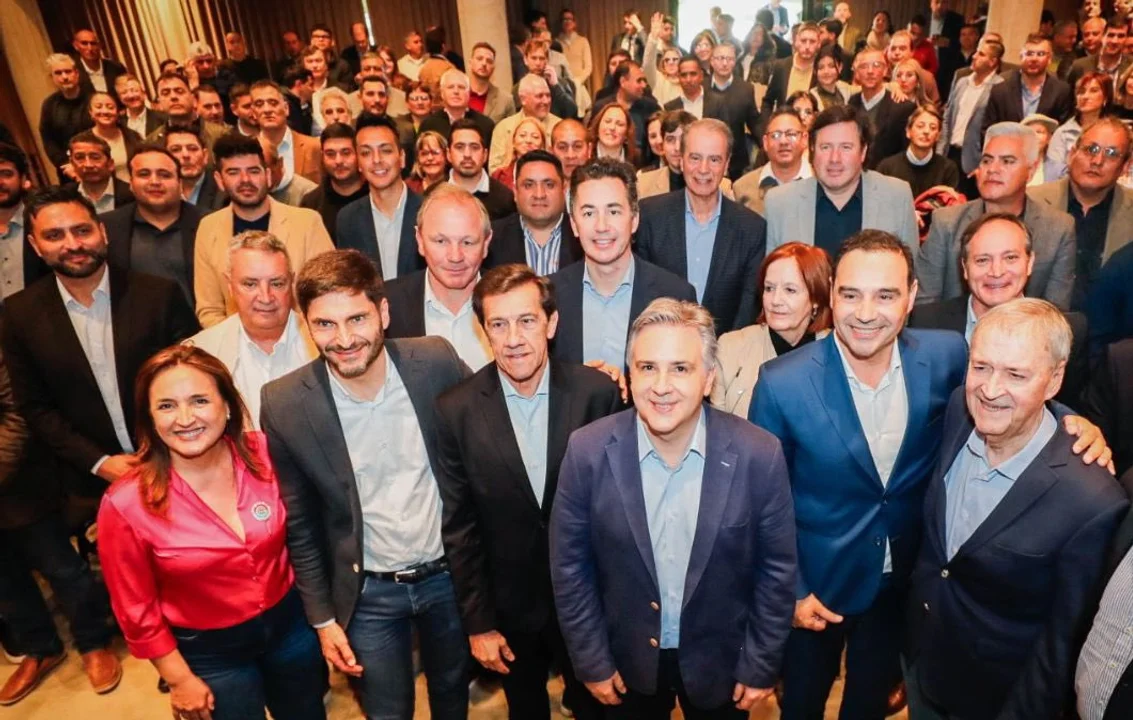 Los gobernadores y una jornada amarga para los poderes locales